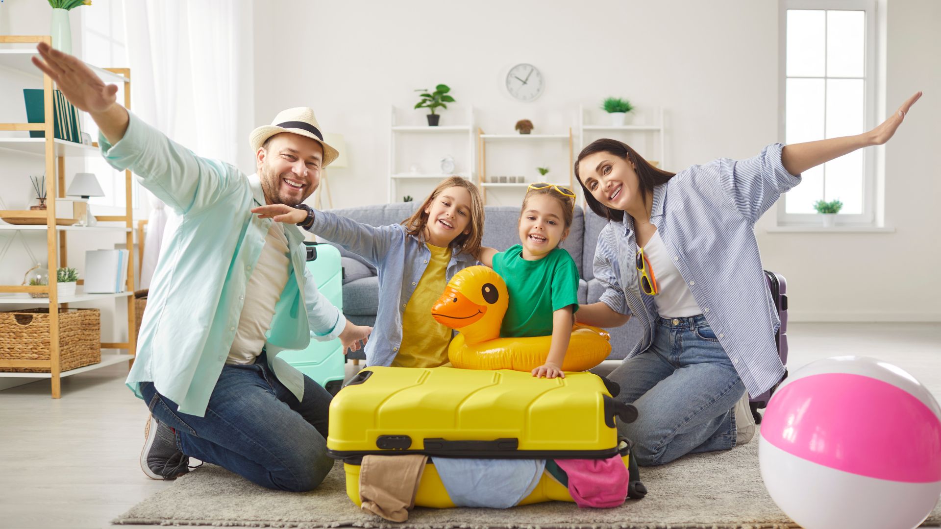 משפחה אורזת לחופשה